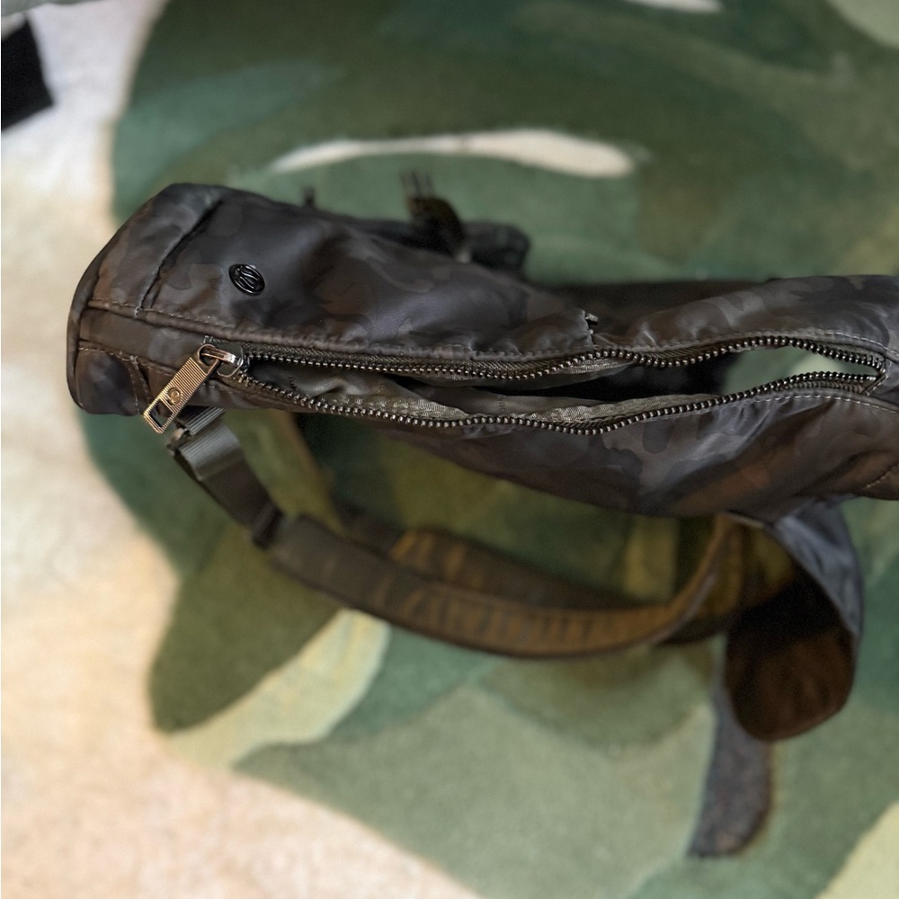 Lululemon Carry Onward Rucksack (12L) Black Camo - Picture 4 of 5